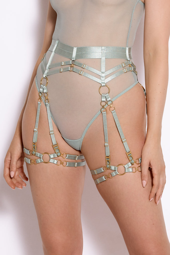 Kleio Suspender